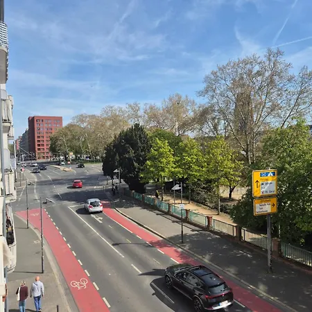 Relax Center Guest house Frankfurt am Main