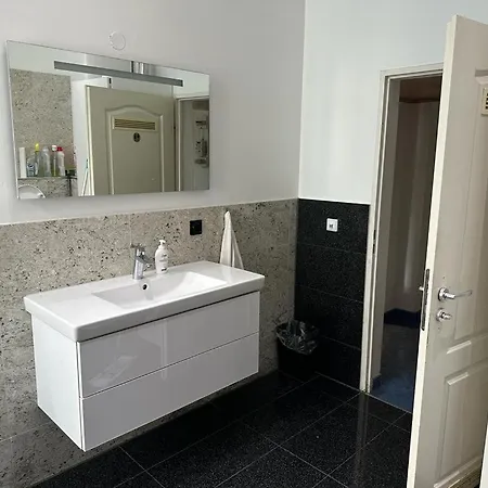 Relax Center Guest house Frankfurt am Main